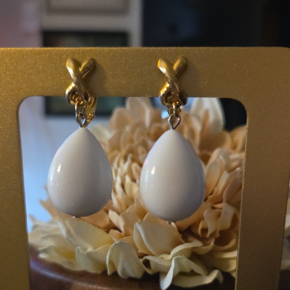 Vintage Napier Signed Clip On Earrings Gold Tone White Dangle